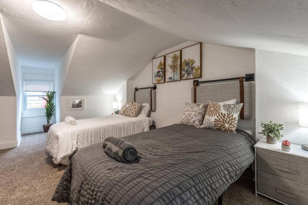 Apartment Carey Chateau - Bright And Cozy 3br Pittsburgh