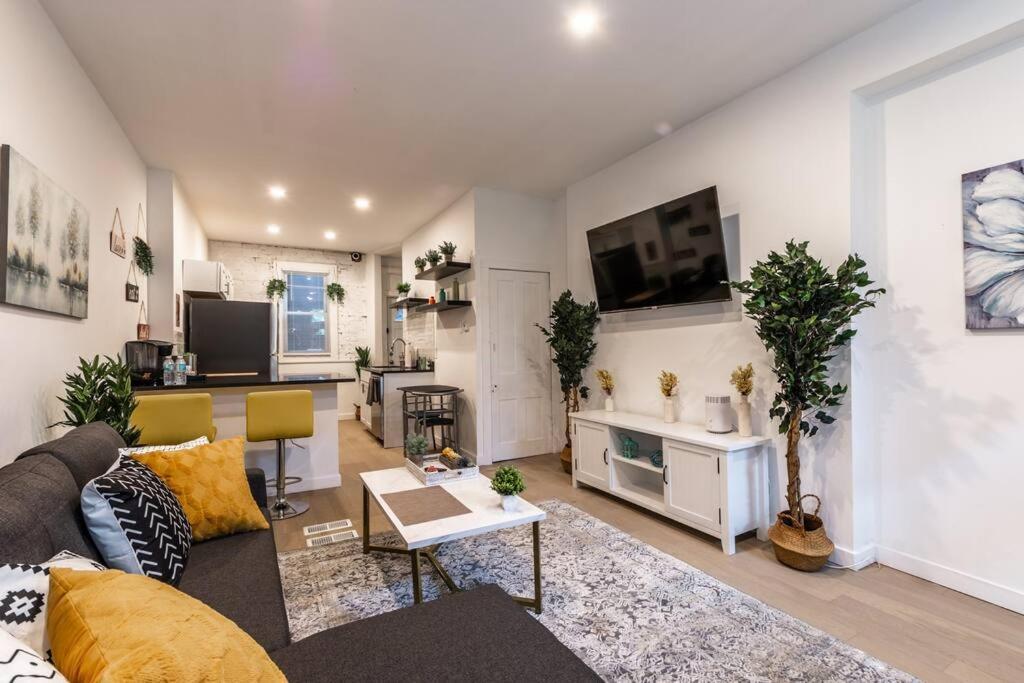 Carey Chateau - Bright And Cozy 3br * Pittsburgh